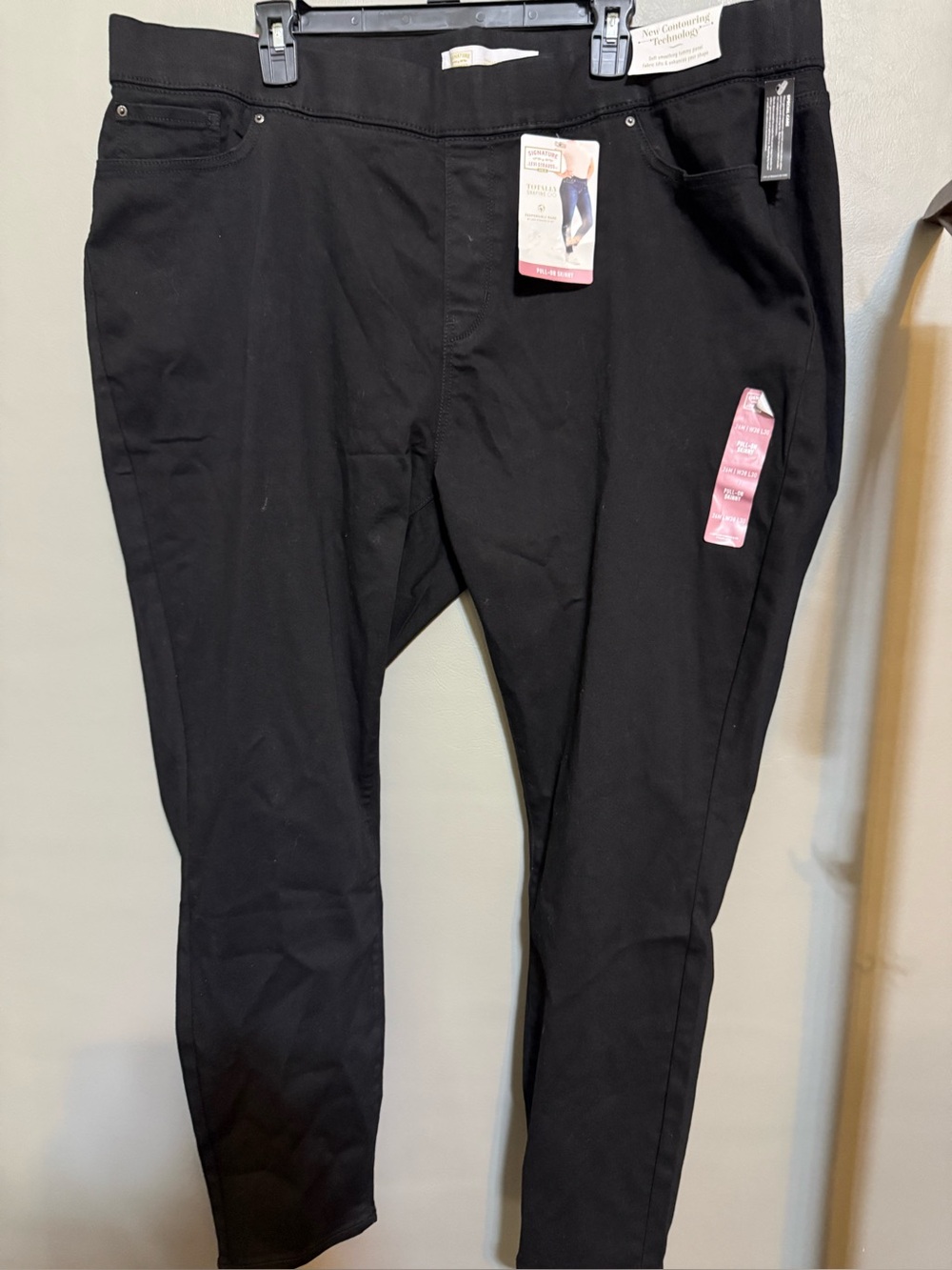 Signature by Levi Strauss Black Womens skinny jeans W38, L30